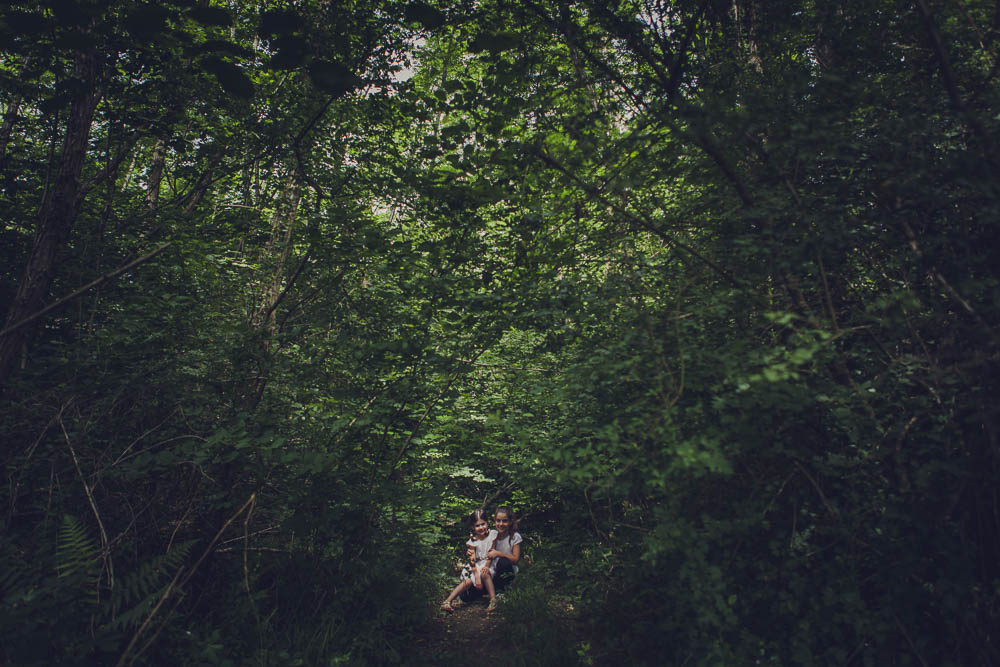 Séance photo pour une séance photo en famille en forêt au alentour de mâcon