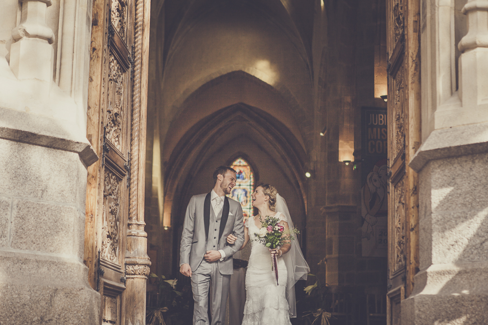 Reportage photo d'un mariage sous la pluie au château de la bourdelière à Lyon.